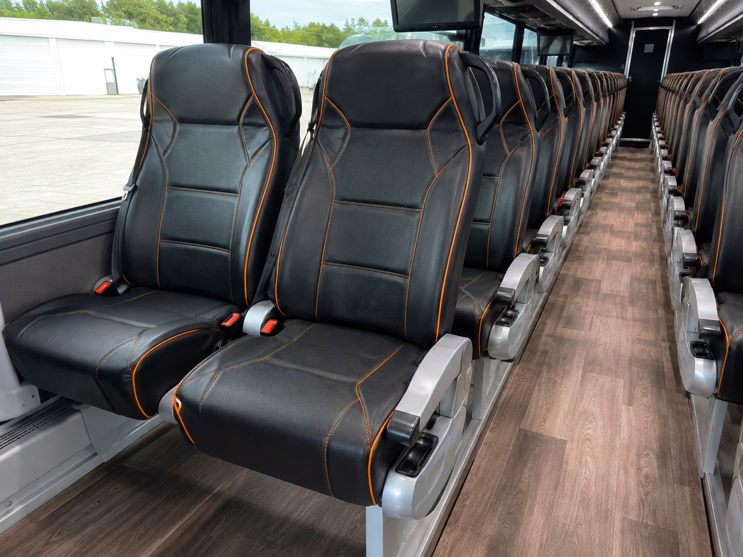 charter buses for utsa roadrunners games and college athletics