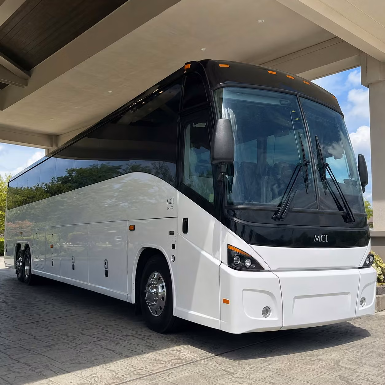 shuttle your san antonio workforce without the commute stress on i 35 or loop 410